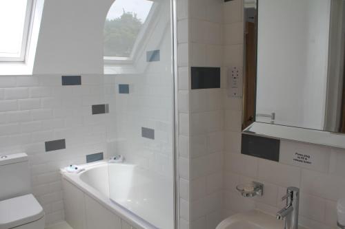 Three Horseshoes Inn图片