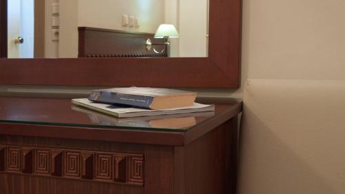 Triton Hotel Piraeus - image 13