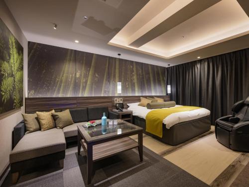 room detail thumbnail 1