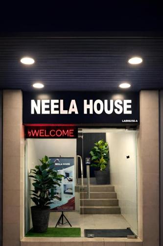 Bejárat, Neela House in Labuan