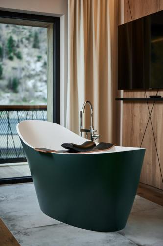 Létesítmények, VALARA Alpine Art Hotel in Hintertux Glacier