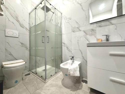 Ванна кімната, Pompei Comfort Room in Сант Антоніо Абате