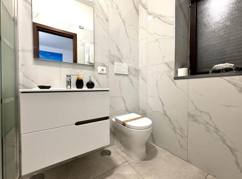 Ванна кімната, Pompei Comfort Room in Сант Антоніо Абате