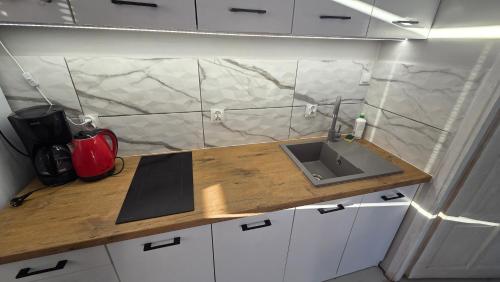 кухня, Domek Maryja z prywatnym duzym jacuzzi i sauna Przystan pod niebem in Лінія