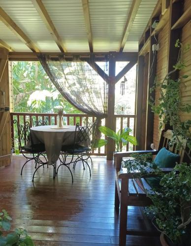 ระเบียง/ชานเรือน, Le Jardin des Passiflores in ซานต์ โรเซ