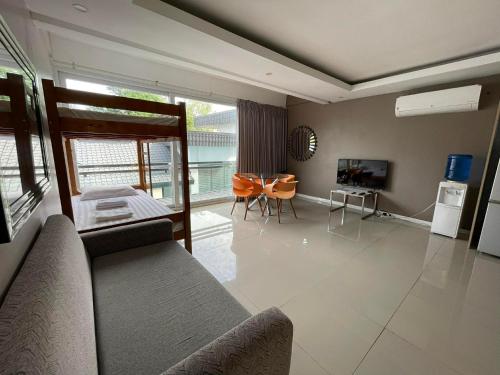 Chequers Suites Subic Bay Room Type - Family Room
