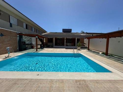 Casa Espaçosa no Guarujá – khách sạn tại Jardim Virginia