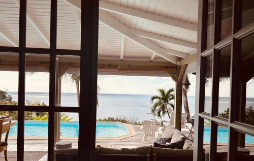 la kaz a thomy villa privee vue mer piscine et spa in Pointe-Noire
