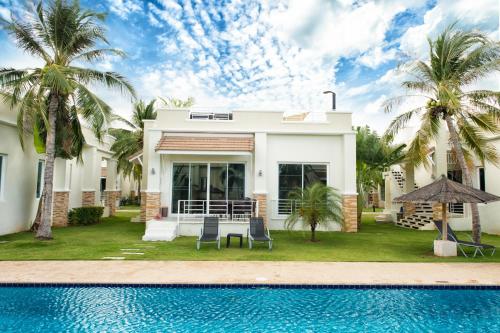 Exterior view, Oriental Beach Pearl Resort in Pranburi