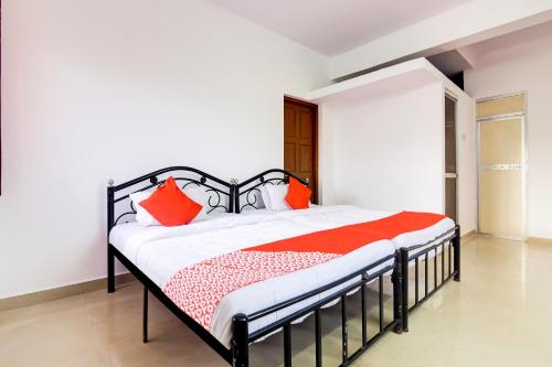 Hotel O Omkar Guest House Near Immaculate Conception Church - 객실