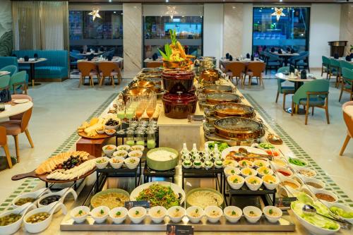 Restaurant, Hotel Coral reef Kakkanad in Kakkanad