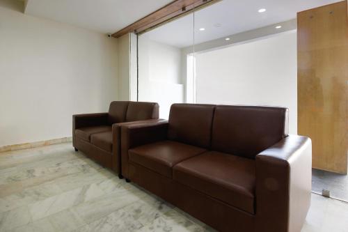 Lobby, Capital O Sri Suprabhat Grand Near Kachiguda Railway Station near Karmanghat Hanuman Temple