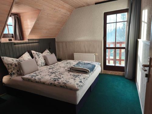 2 bedrooms, 2 beds