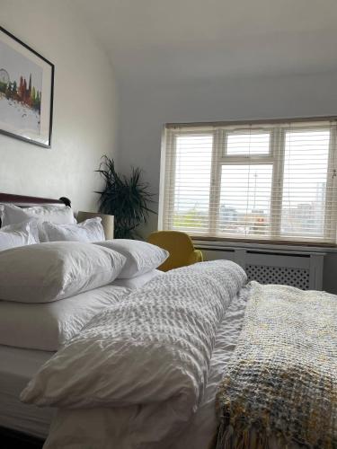 A King size Double Bedroom In In Lewisham chambre d'hôte Courthill Loop Junction North