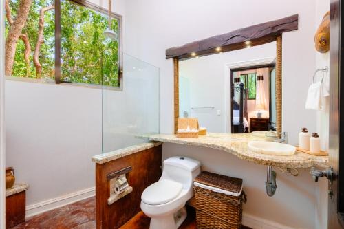 room detail thumbnail 2