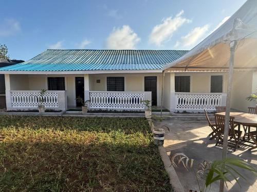 Utvendig, Malaika Gardens resort in Mombasa