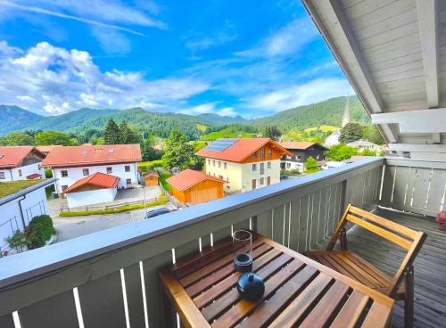 Ferienwohnung "Krainsbergkogel" - Edles Dachgeschossapartment mit Bergblick in Schliersee, Deutschland