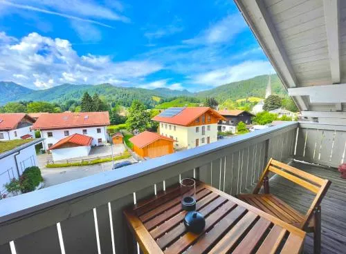 Ferienwohnung "Krainsbergkogel" - Edles Dachgeschossapartment mit Bergblick in Schliersee, Deutschland