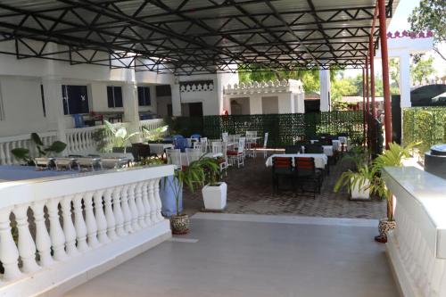 Restaurant, Malaika Gardens resort in Mombasa