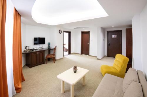 One-Bedroom Deluxe Apartment