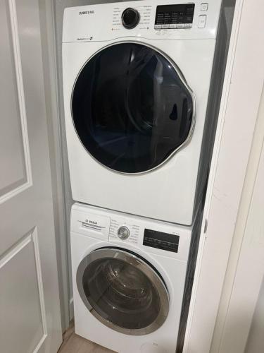 Executive 2 Bedroom Apartment with Free Parking in Prince George (BC)