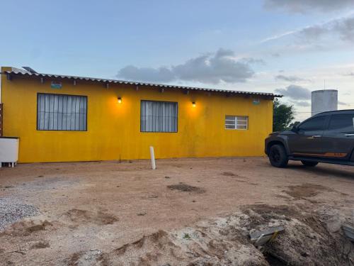 Casa amarilla in Barra del Chuy