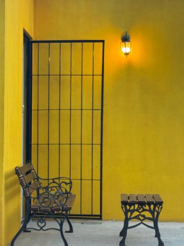 Casa amarilla in Barra del Chuy