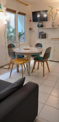 Ground floor apartment in center - Location saisonnière - Mèze