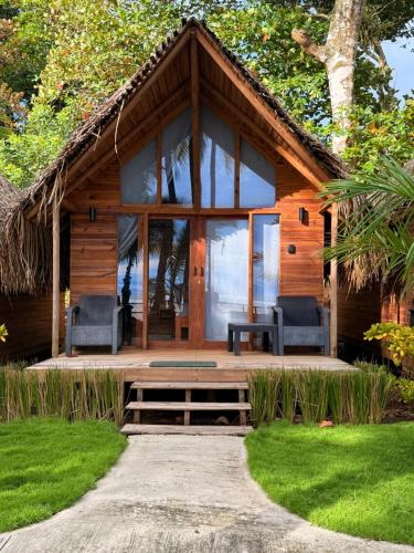 Hotel Oasis & Surf Camp in 聖卡塔利娜
