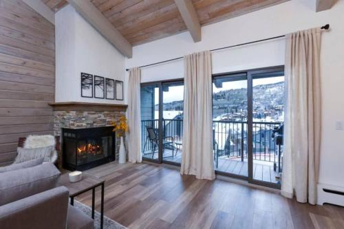 Updated 3 BR, 2 BA with Pool & Hot Tub - Stunning Mountain Views!, Snowmass Village