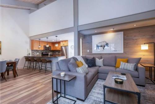 Updated 3 BR, 2 BA with Pool & Hot Tub - Stunning Mountain Views!, Snowmass Village (foto 2)