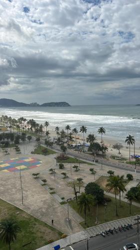 Exterior view, Joia da Enseada, com servicos de praia, de frente para o mar, 50 mts da praia,3 quartos e varandas c near Vila Da Bica