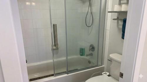 True Ski-In-Ski-Out Rare 3-Bed Condo in Mount Washington (BC)