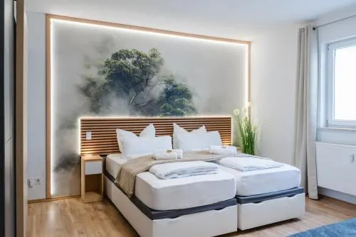 YAYstay - "Forest" I 65m2 I Bahnhof I Balkon I TV I Kaffee I Waschmaschine I Trockner in Mühldorf, Deutschland
