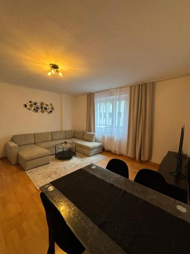 Cozy 2-Bedroom Retreat Near Subway and City Center in Wien, Österreich