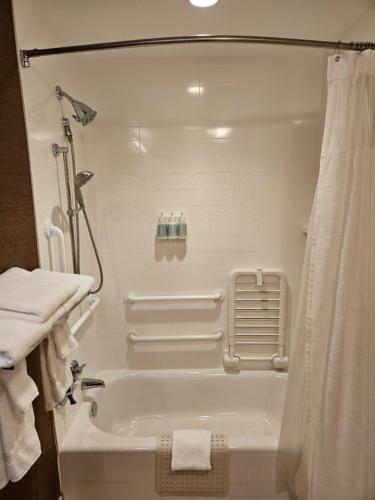 Fairfield Inn & Suites by Marriott Fort Walton Beach-West Destin - image 11
