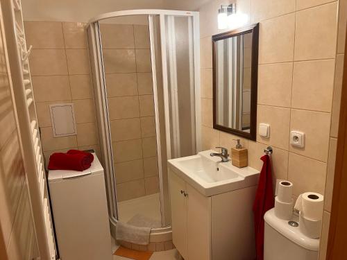 Charming Apartment Klimentska - image 3
