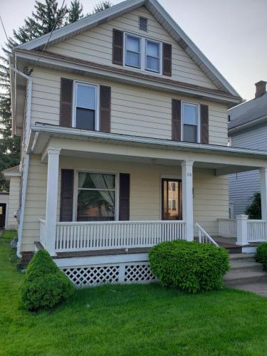 Olean New York 4 bedrooms entire house near Saint Bonaventure in Olean (NY)