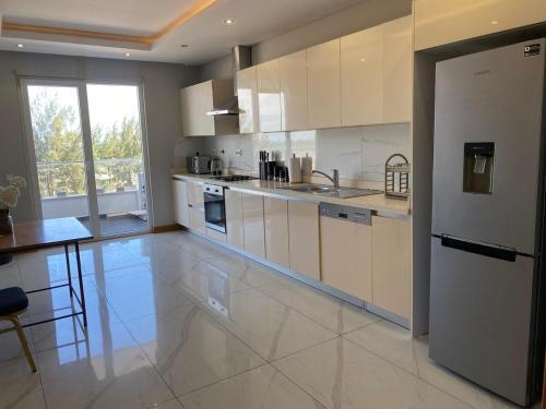 Ocean Breeze Apartment - image 4