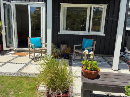 Facilities, Relax in the Garden Suite in Thames