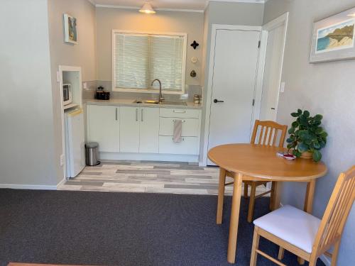 Facilities, Relax in the Garden Suite in Thames