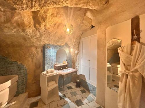 Logis Hotel Demeure de la Vignole in Turquant