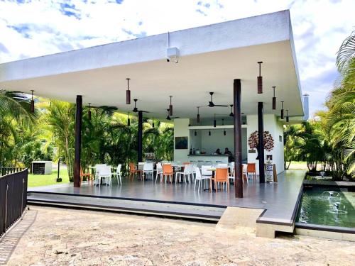 Gran casa de campo Descansa Comparte y Recarga in Anapoima