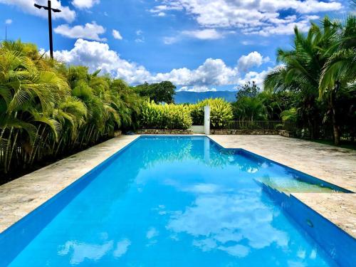 Gran casa de campo Descansa Comparte y Recarga in Anapoima