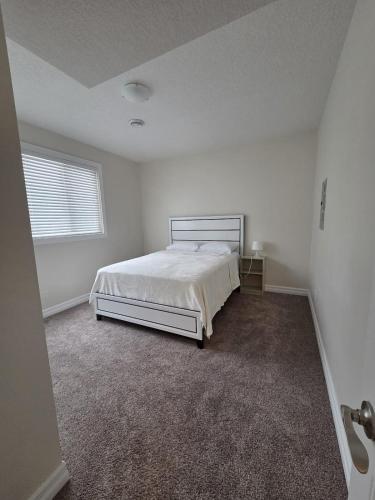 Modern 2 Bedroom Suite Private & Fully Furnished in Vanway