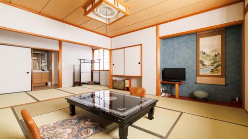 4 futon beds