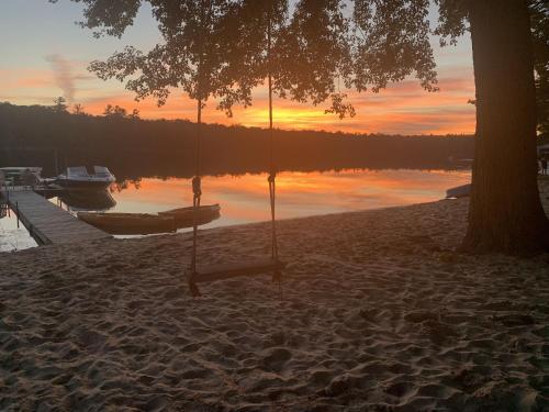 Lokato Lake House