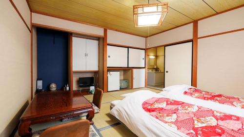 room detail thumbnail 0