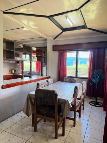 Reddys Homestay in バ