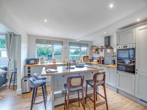 virtuve, Carrog Y Coed Retreat in Groeslon